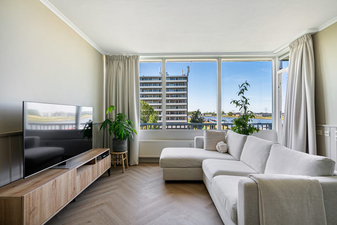 Foto 8 van Titus Brandsmastraat 41