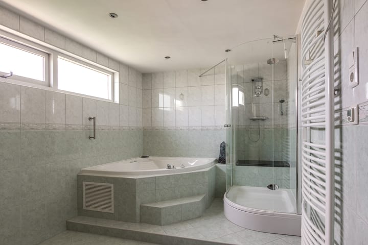 Photo 33 of Overbuurtseweg 14