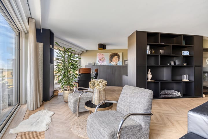 Photo 14 of Nieuwendijk 4