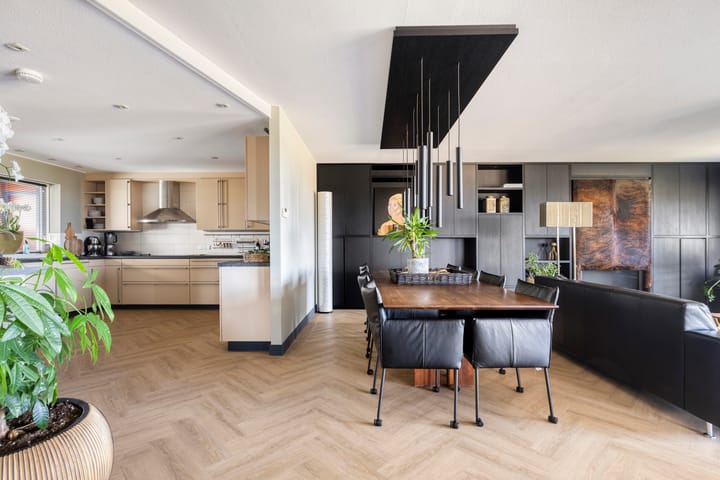 Photo 16 of Nieuwendijk 4