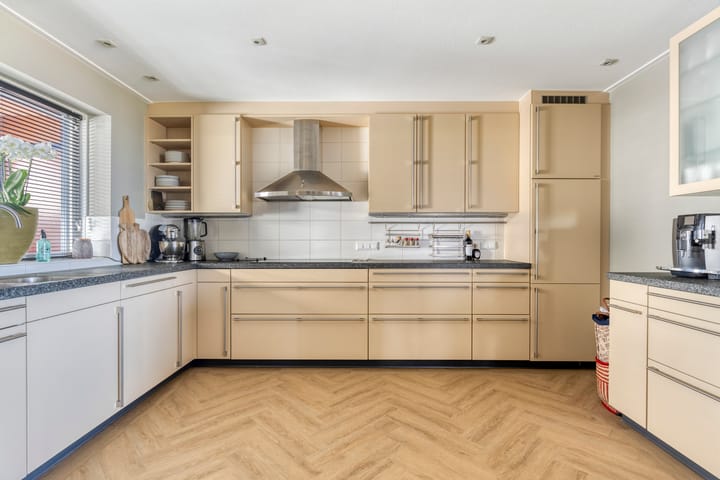 Photo 18 of Nieuwendijk 4