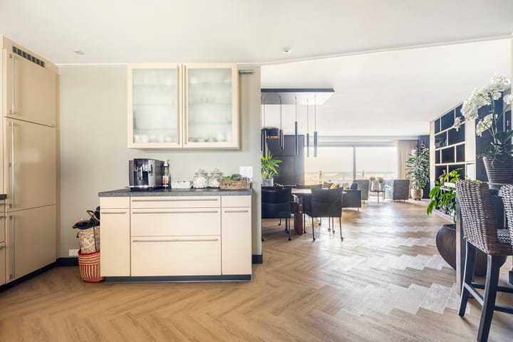 Photo 19 of Nieuwendijk 4