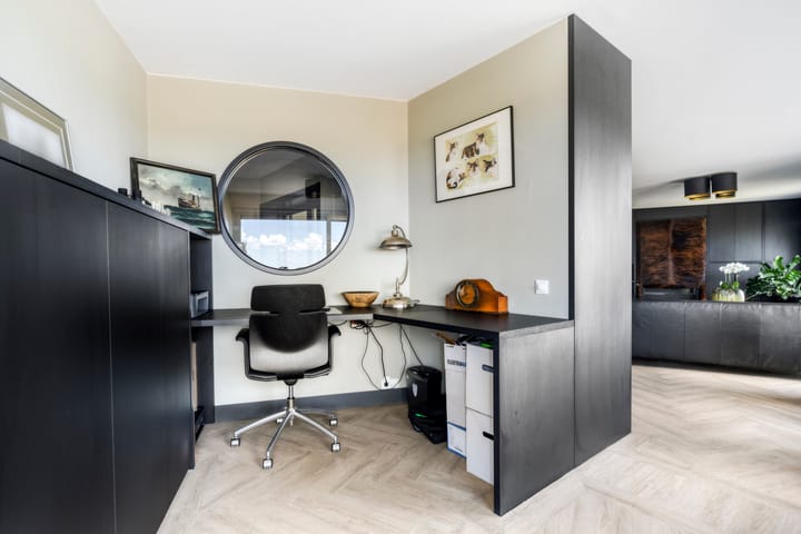 Photo 21 of Nieuwendijk 4