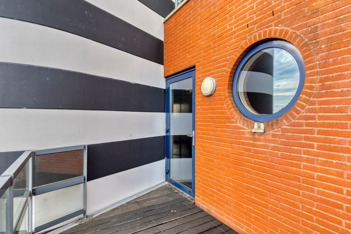 Photo 32 of Nieuwendijk 4