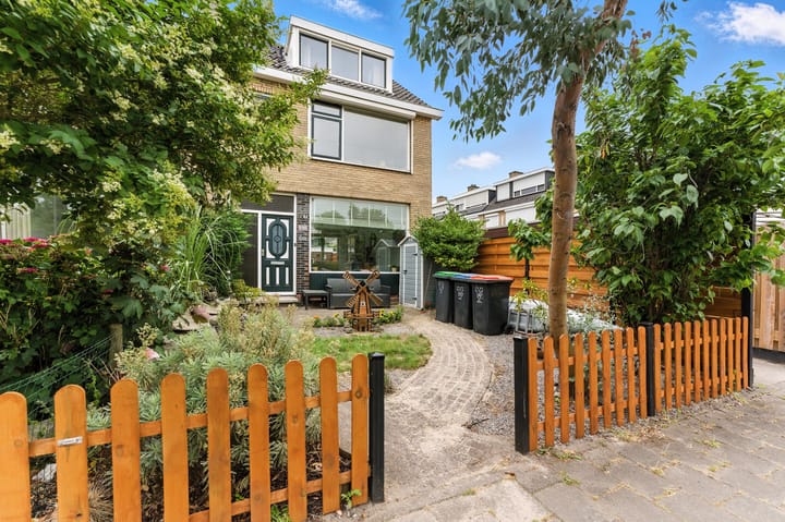 Foto 32 van De Genestetstraat 21