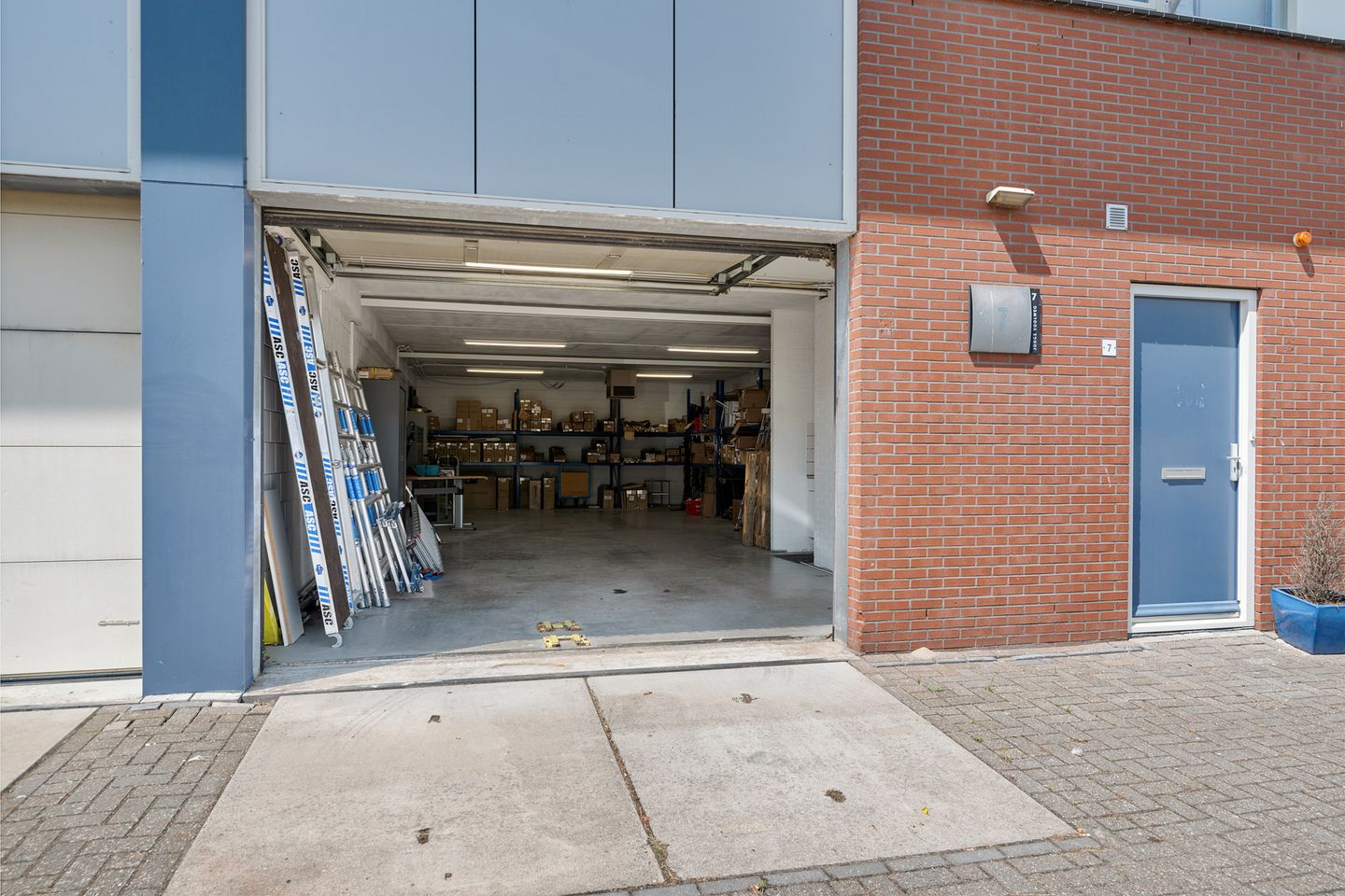 View photo 2 of Jonge Voolweg 7