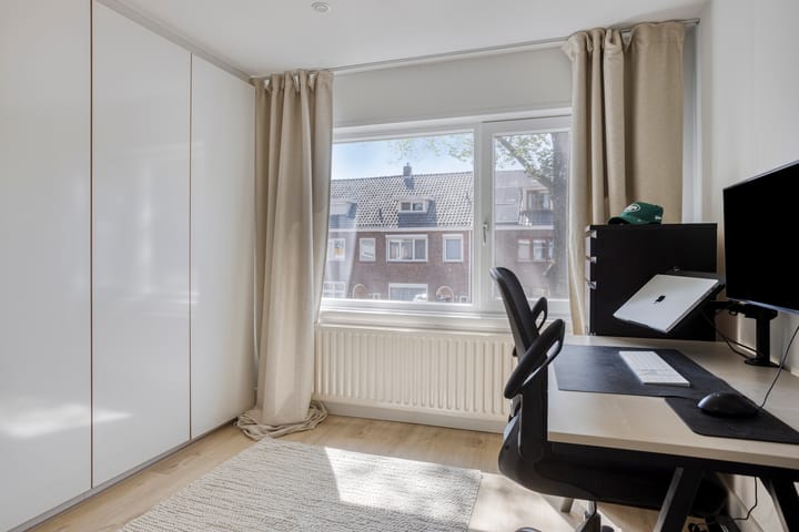 Foto 32 van Oscar Leeuwstraat 24