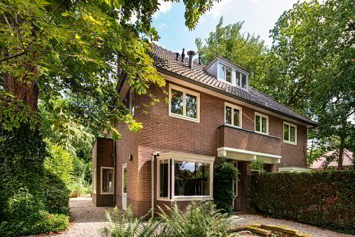 Foto 5 van Melvill van Carnbeelaan 25