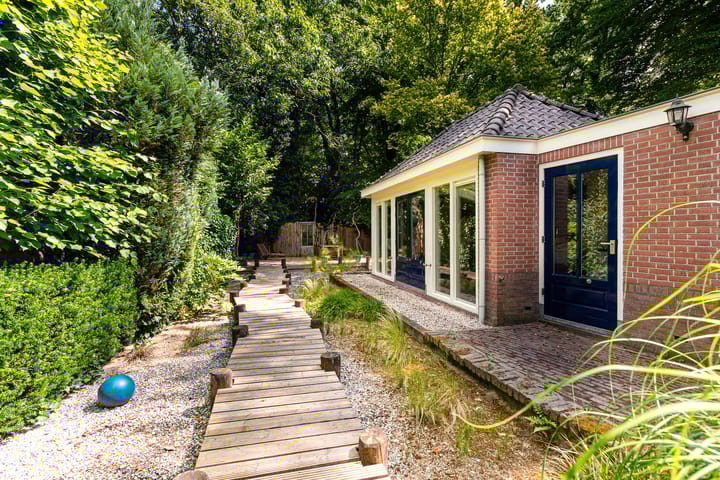 Foto 39 van Melvill van Carnbeelaan 25