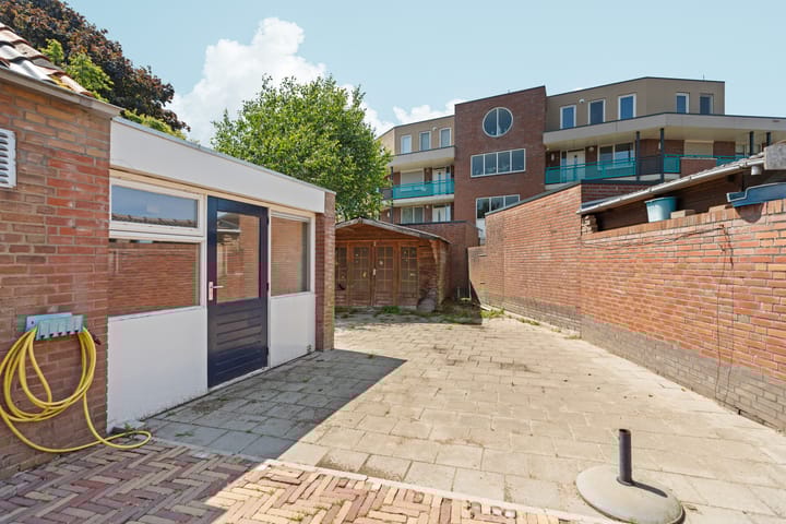 Photo 36 of Damstraat 5