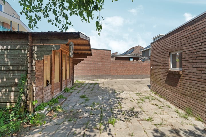 Photo 40 of Damstraat 5