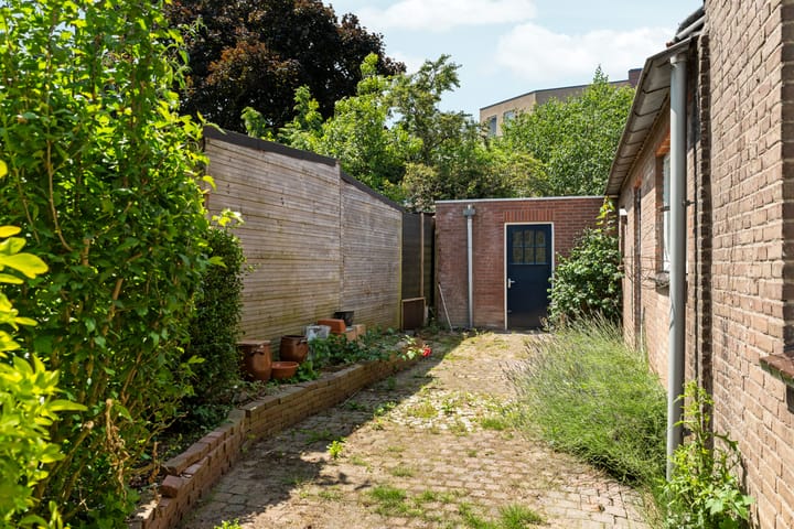 Photo 42 of Damstraat 5