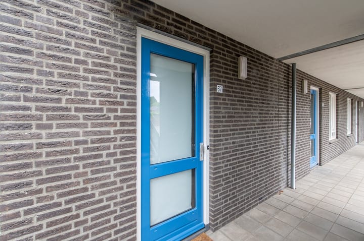 Foto 3 van Vuursteen 37