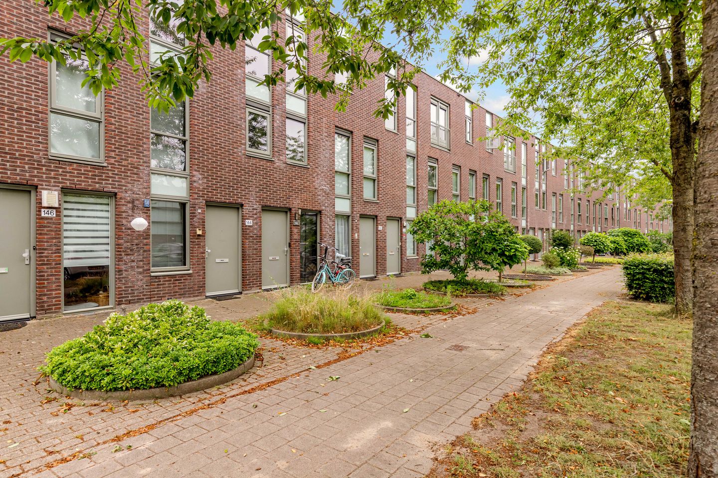 Foto 29 van Renoirstraat 144