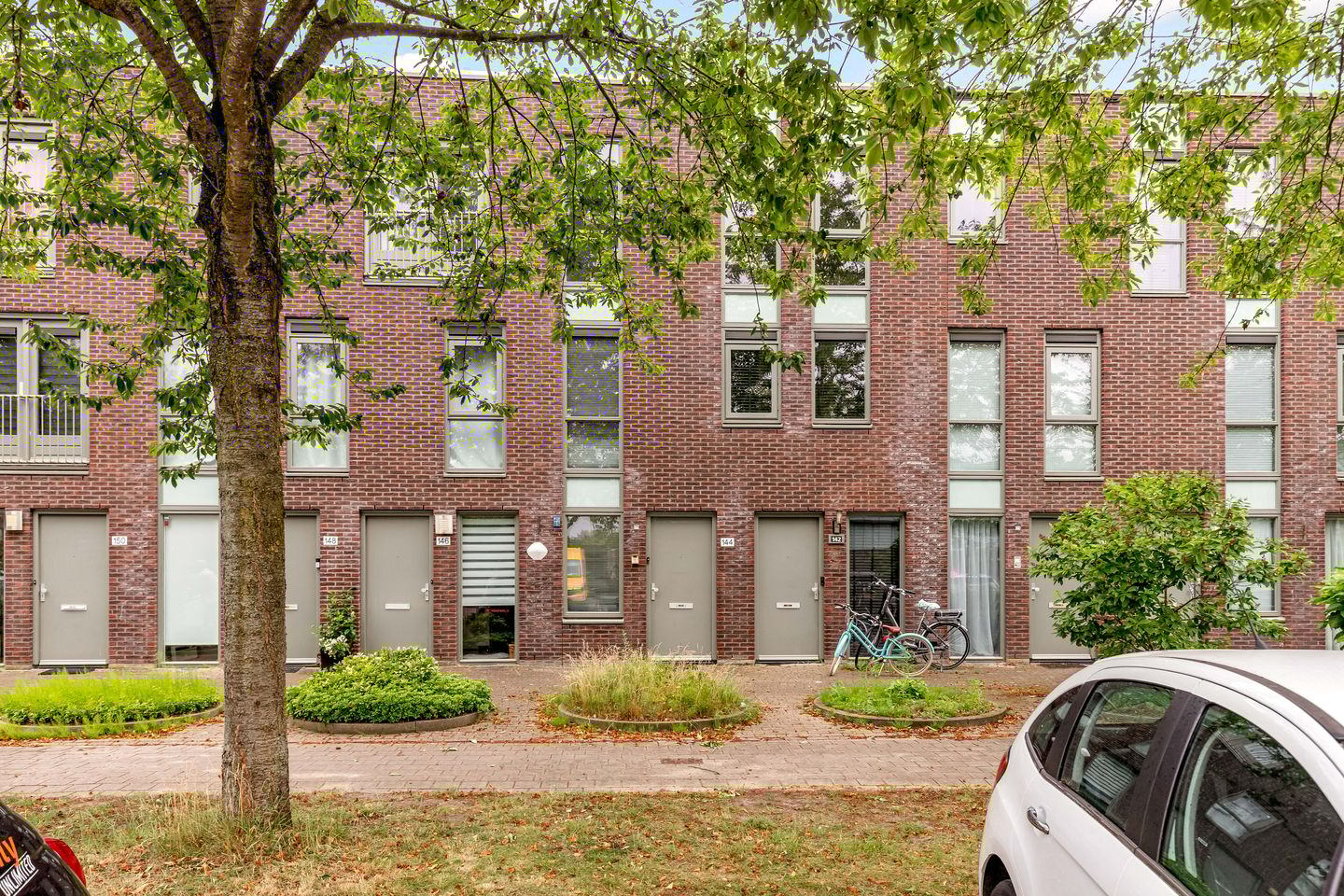 Foto 34 van Renoirstraat 144