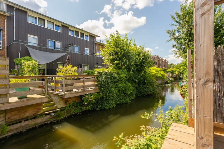 Foto 6 van Anton Pieckhof 3