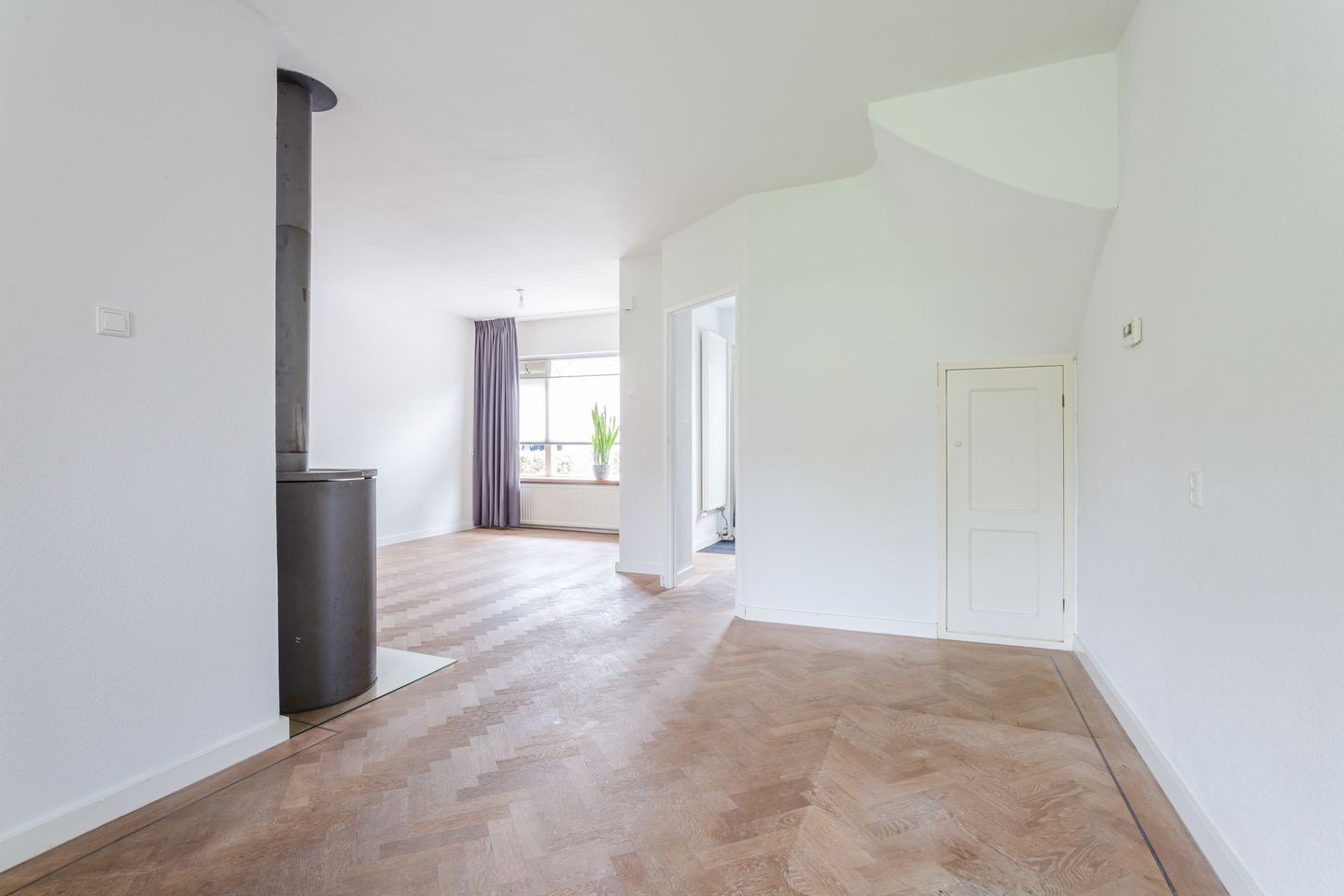 Photo 4 of Van Oldenbarneveltstraat 84