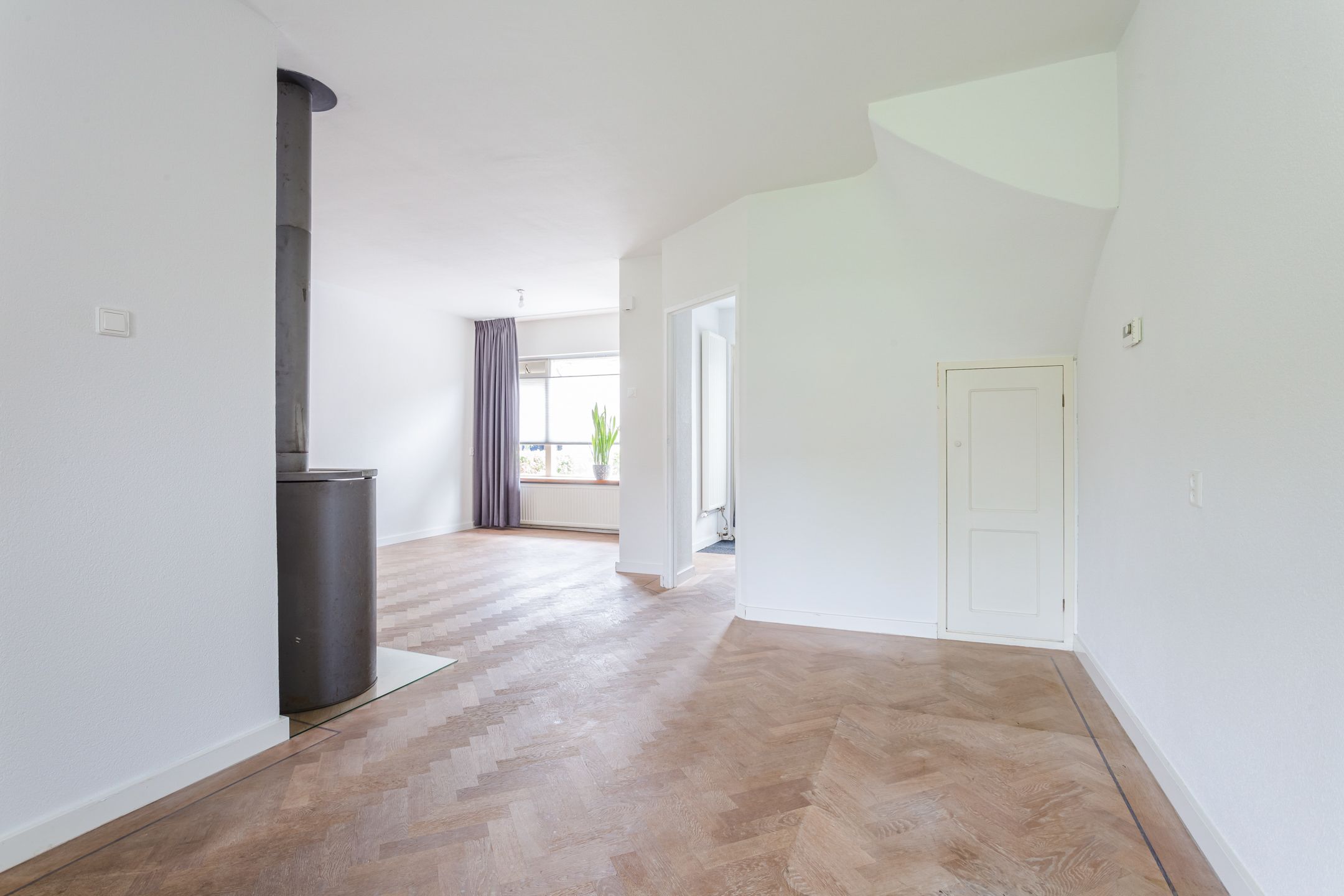 Photo 9 of Van Oldenbarneveltstraat 84