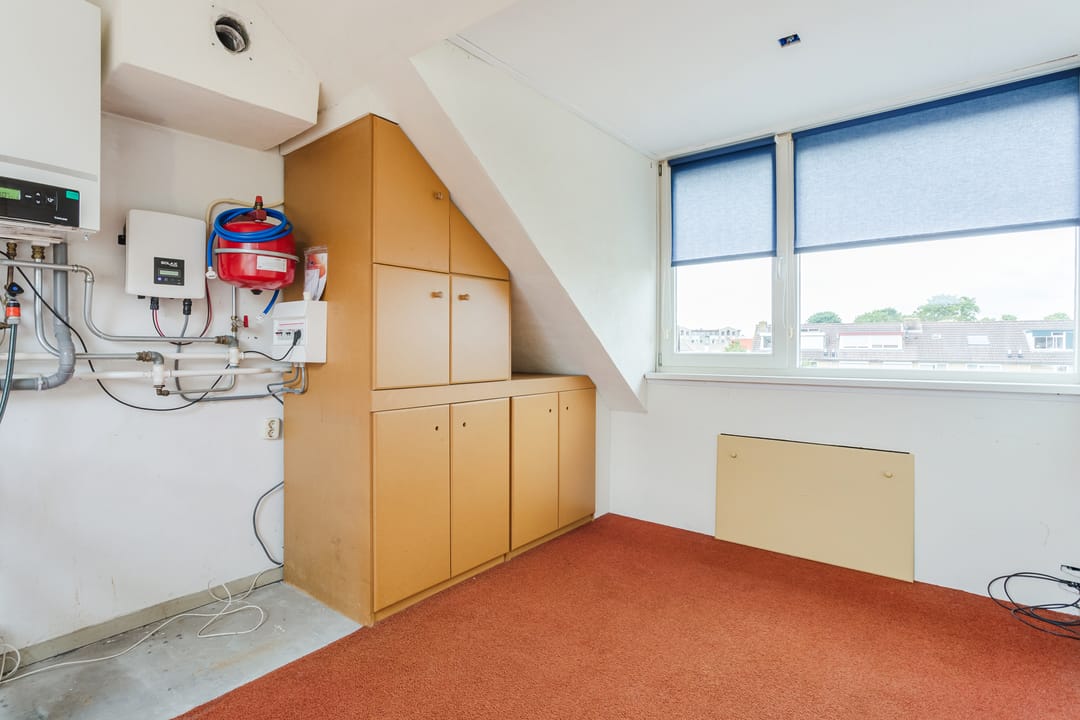 Photo 22 of Van Oldenbarneveltstraat 84