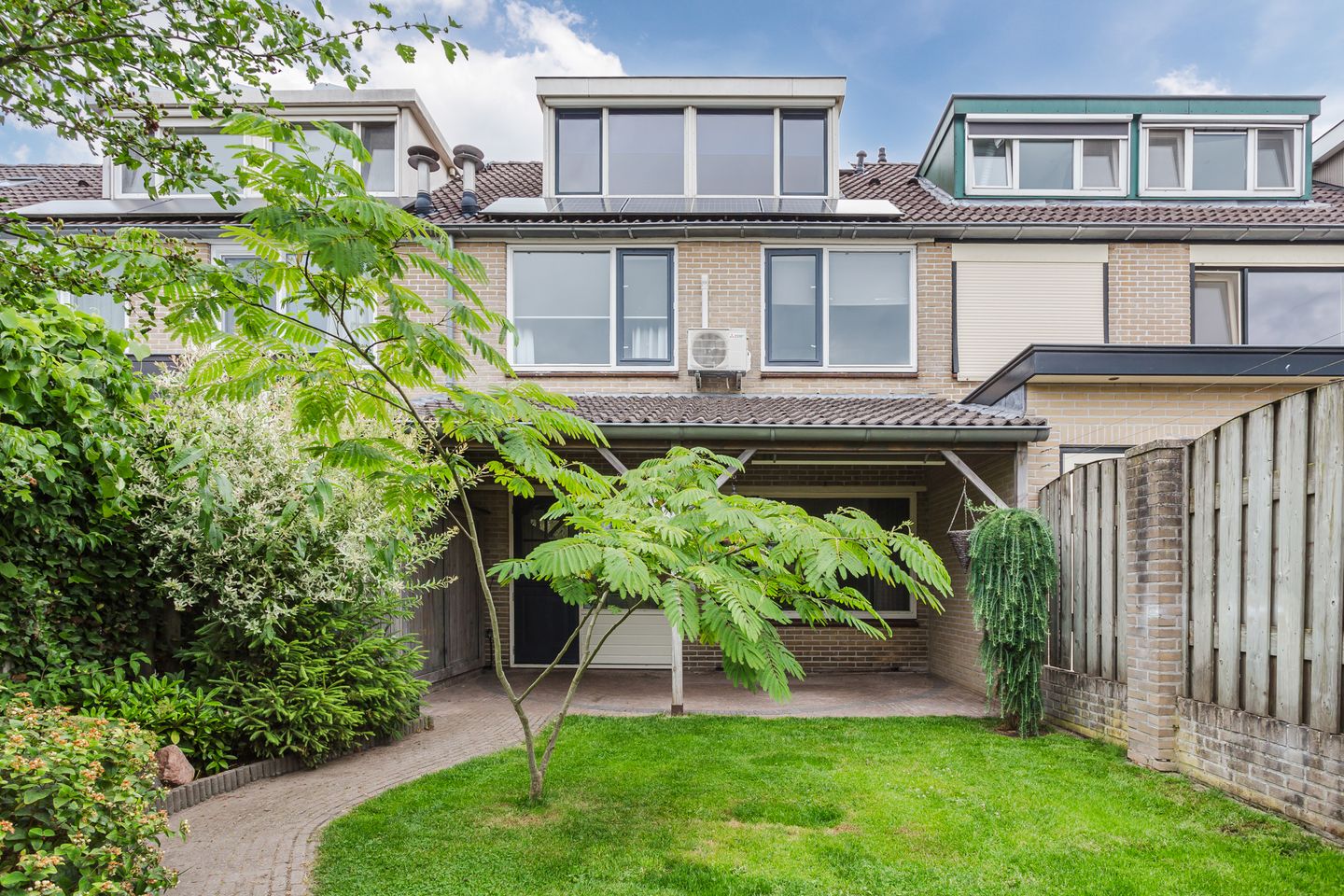 Photo 25 of Van Oldenbarneveltstraat 84