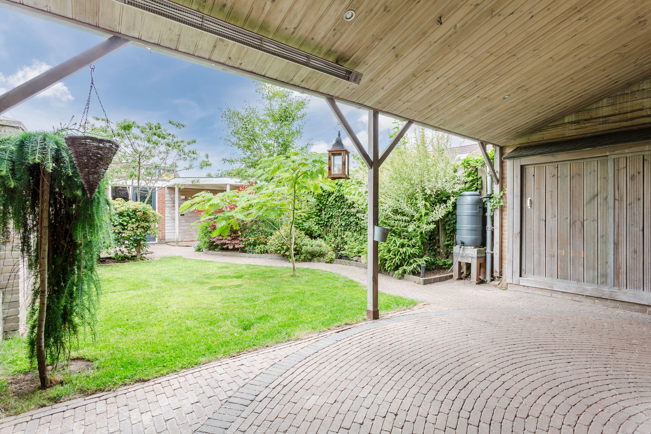 Photo 27 of Van Oldenbarneveltstraat 84