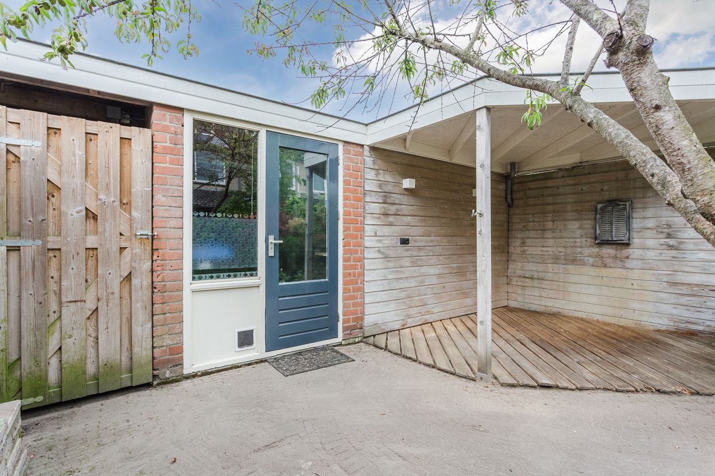 Photo 29 of Van Oldenbarneveltstraat 84