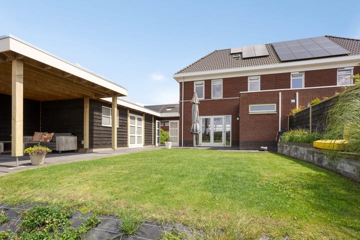 Foto 2 van de Weerstallen 48