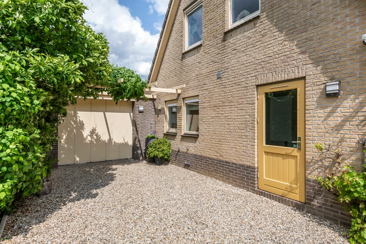 Photo 7 of Overheicop 68-B