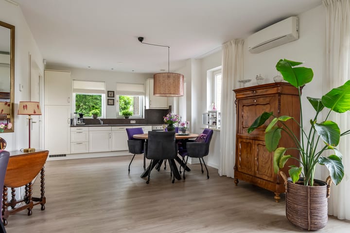 Photo 16 of Overheicop 68-B