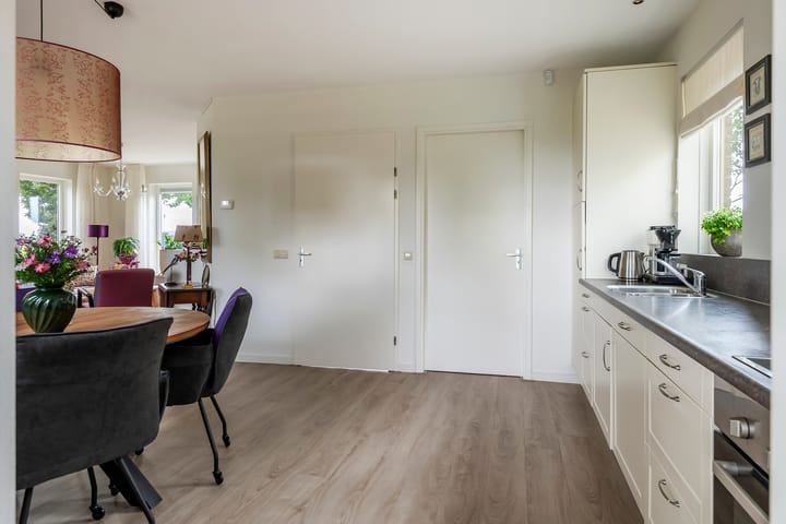 Photo 19 of Overheicop 68-B