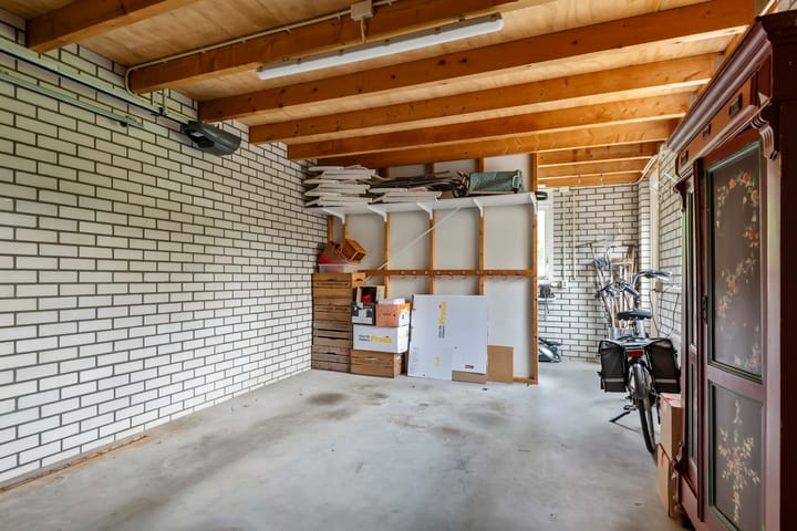 Photo 22 of Overheicop 68-B