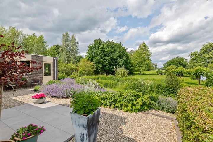 Photo 26 of Overheicop 68-B