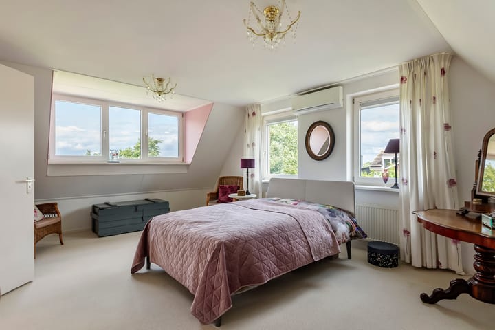 Photo 38 of Overheicop 68-B