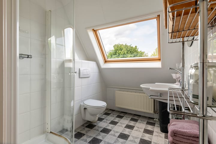 Photo 40 of Overheicop 68-B