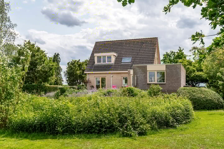 Photo 43 of Overheicop 68-B