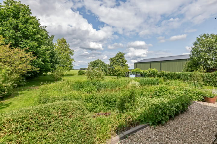 Photo 44 of Overheicop 68-B