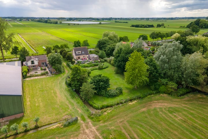 Photo 52 of Overheicop 68-B