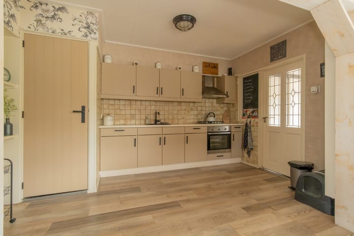 Foto 9 van Molenstraat 5