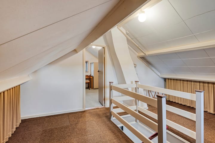 Foto 23 van Bloemenkamplaan 14