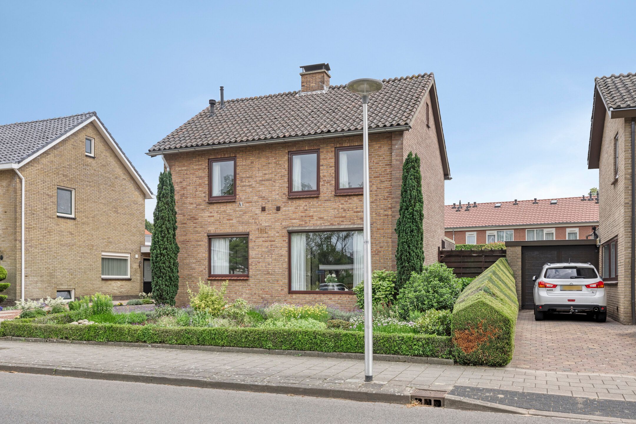 Foto 30 van Bloemenkamplaan 14