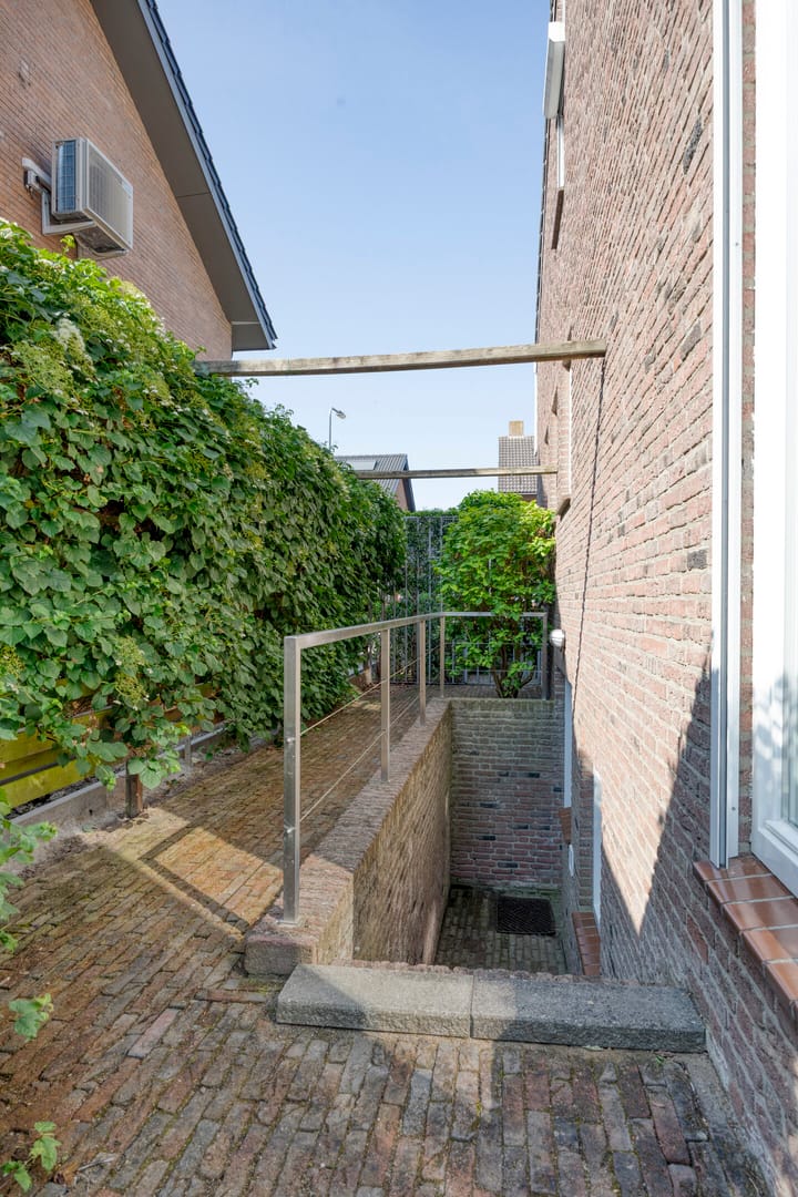 Photo 9 of Pater Schreursstraat 15