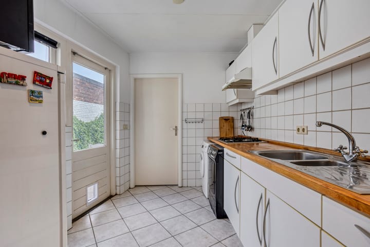 Photo 13 of Wilhelminalaan 17