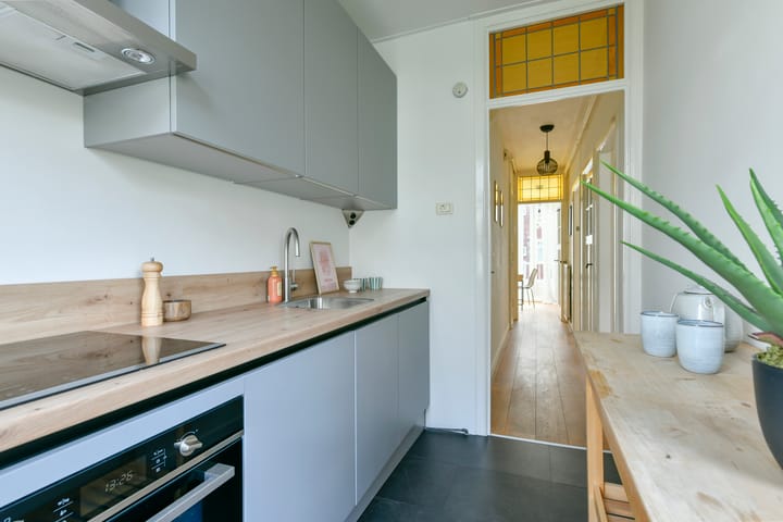 Photo 13 of John Franklinstraat 85-1