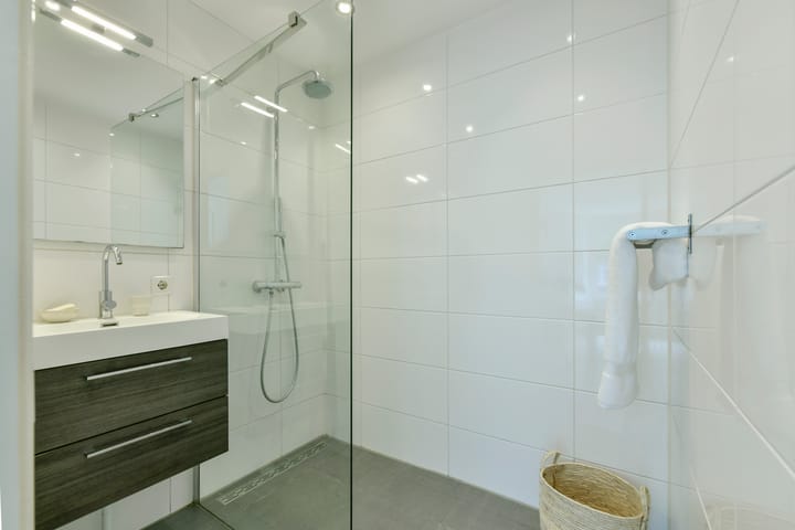 Photo 14 of John Franklinstraat 85-1