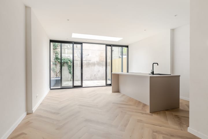 Photo 2 of Kennemerstraat 29-ZW