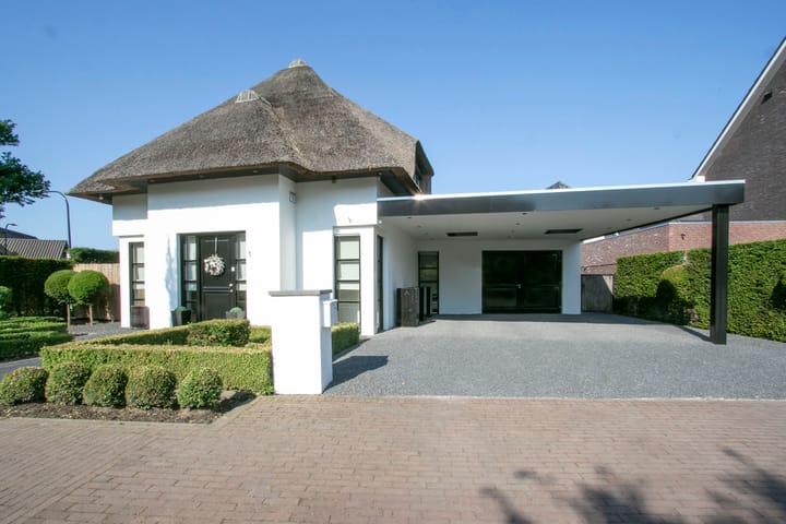 Foto 1 van Klavertje 1