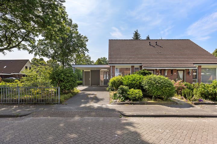 Foto 36 van Van Ewsumstraat 62