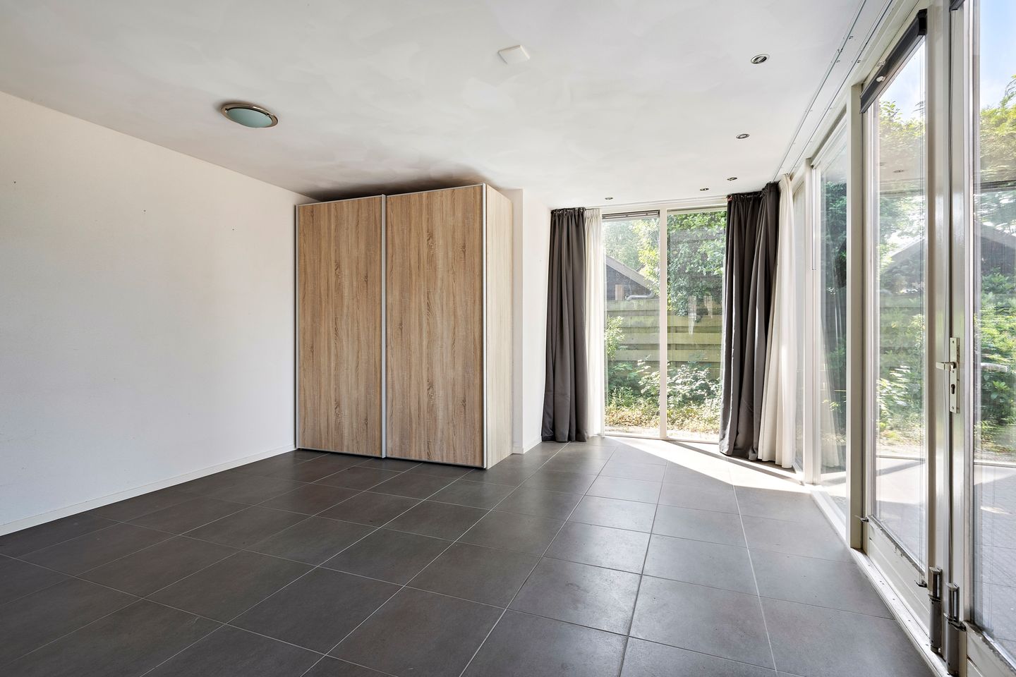 Photo 5 of Van Ewsumstraat 62