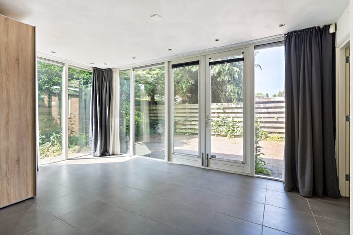 Foto 4 van Van Ewsumstraat 62