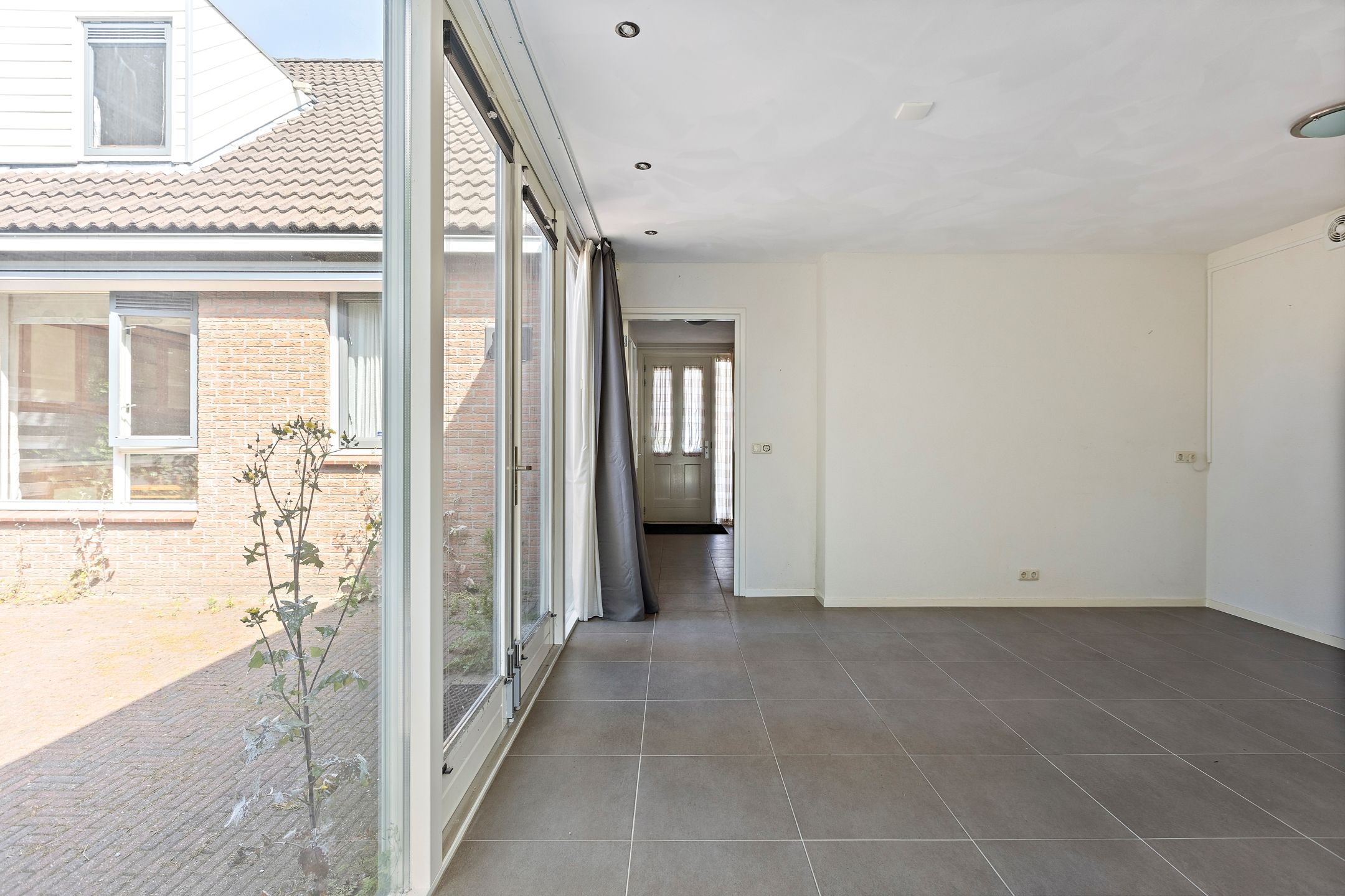 Photo 6 of Van Ewsumstraat 62